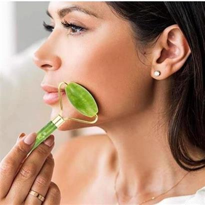 BUFFER® Özel Süngerli Kutusunda Kırılmaz Çift Taraflı 2li Cilt Yüz Masaj Aleti Jade Roller Yeşim Taş BUFFER® Özel Süngerli Kutusunda Kırılmaz Çift Taraflı 2li Cilt Yüz Masaj Aleti Jade Roller Yeşim Taş