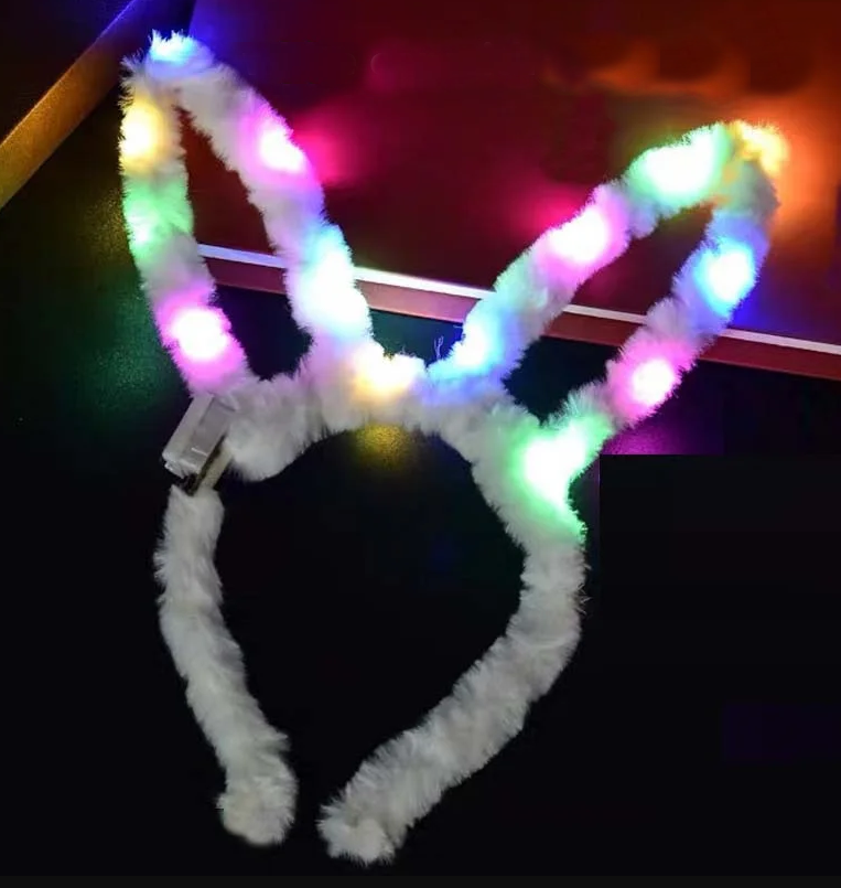 Led Işıklı Peluş Pofuduk Tavşan Kulak Tavşan Taç Beyaz 17X23 cm (4707) Led Işıklı Peluş Pofuduk Tavşan Kulak Tavşan Taç Beyaz 17X23 cm (4707)